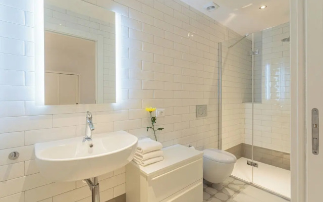 Your Private Harbour Nearby George Clooney by Rent all Como