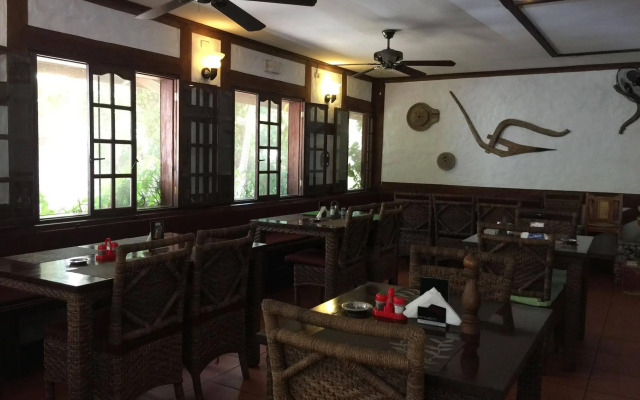 TipTop Hotel, Resto and Delishop