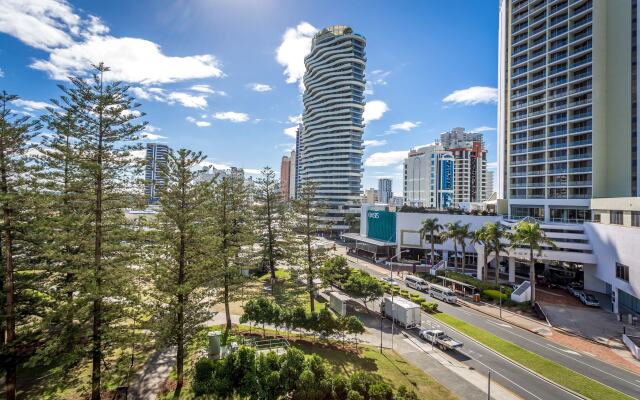 Mantra Broadbeach on the Park