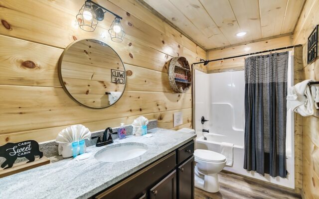 Eagle Splash Vista| Pool Projector, Pet Friendly, Game Room