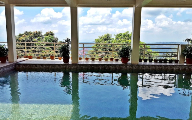 Splash Suites Hotel Tagaytay