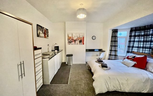 Spacious 3-bed House in Darlington get Location