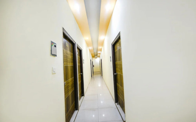 Fabhotel Lake View I