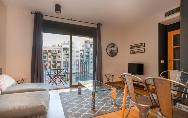 Modern and bright apartment in Eixample 3-1