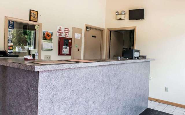 Econo Lodge Waynesburg