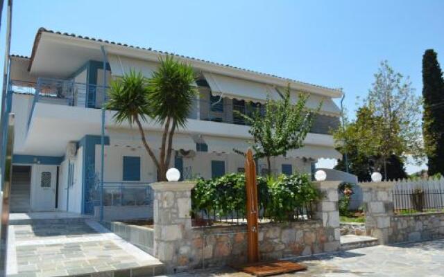 Ammos Apartments