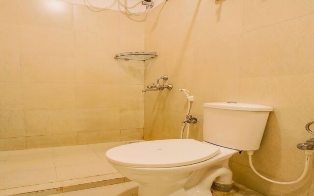 OYO Flagship 15751 Main Wazirabad Road