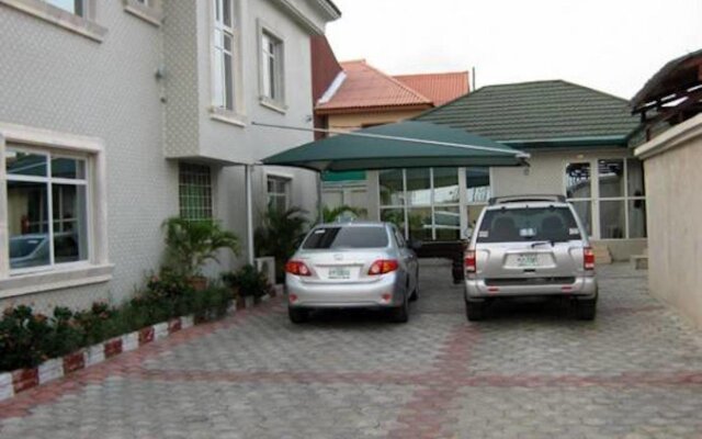 Hymax Grace Hotel and Suites