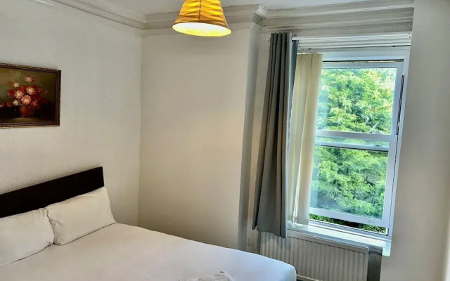 Cumberland Hotel