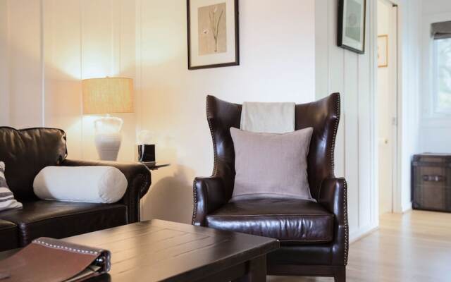 The Harbor House Inn