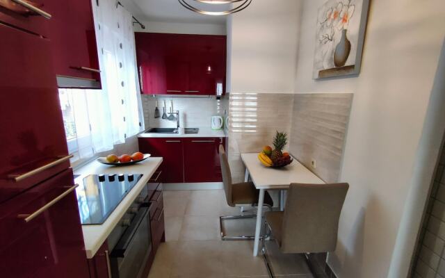 A1 Beachfront apt With big Terrace and sea View