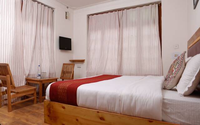 OYO 13759 Hotel Galwan Palace