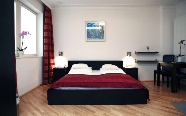 La Scala Apartments