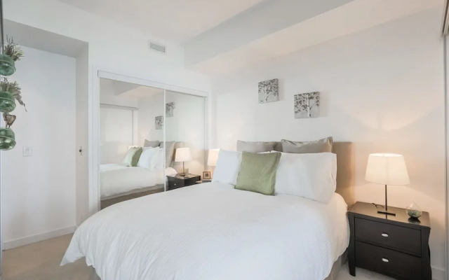 Noel Suites - York and Bremner