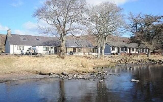 Altnacealgach Motel