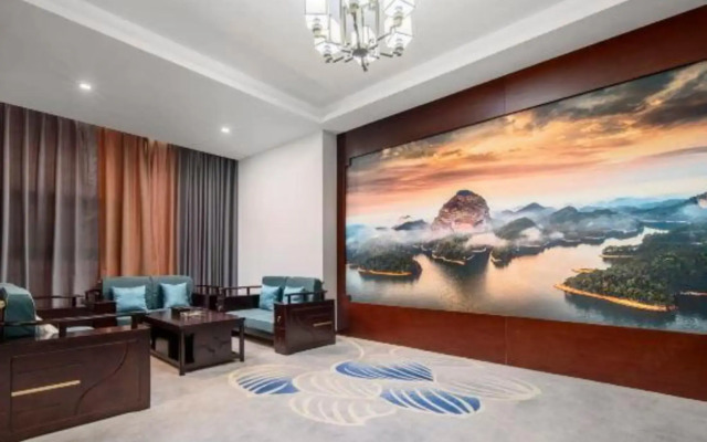 King's Park International Hotel