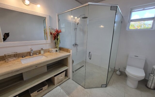 Unique Rare Villa! Retreat Style, Full Sea Views With Private Pool & Hot Tub! 3 Bedroom Villa by RedAwning