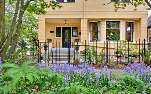 11th Avenue Inn Bed and Breakfast