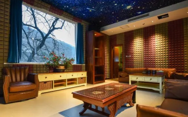 Ahantai Private Hot Spring B&B (Badaling Water Gate Great Wall Branch)