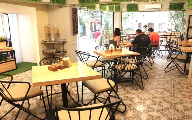 Mali Namphu Hotel