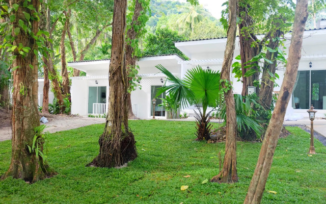 Whalecome Aonang Resort