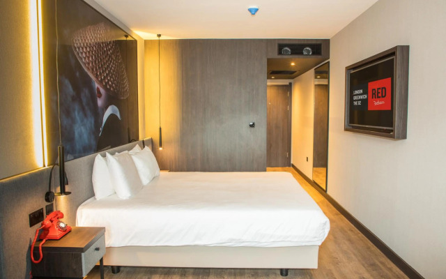 LOA Living Solo Baru