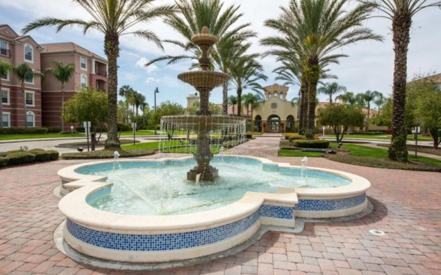 New Vista Cay Lyrica Near Pool Minutes to All Parks and Convention Center