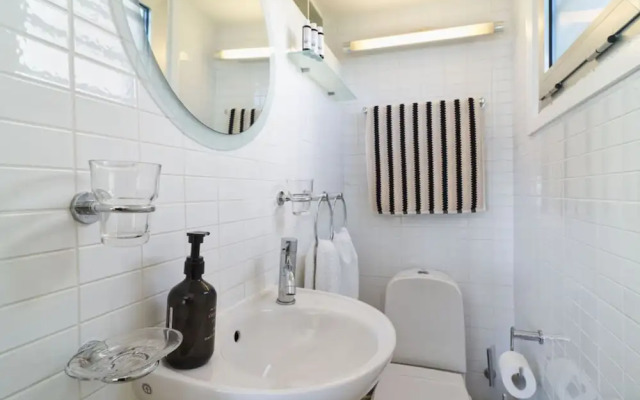 City Seafront Haven - 2 Bed Luxury Apartment