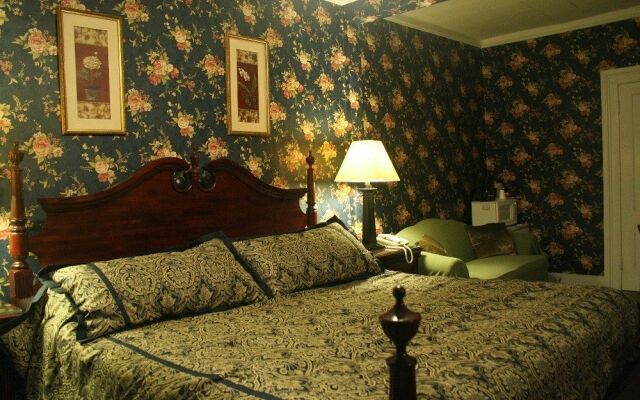 The Yankee Pedlar Inn