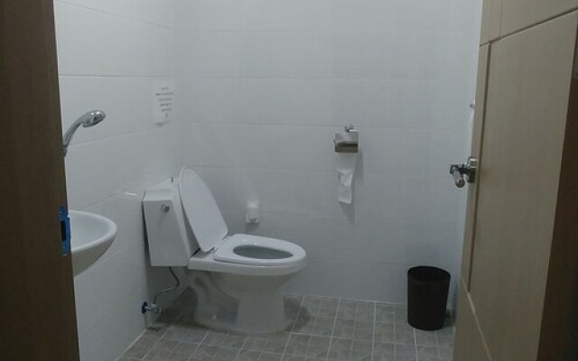 Ninano Guesthouse - Hostel