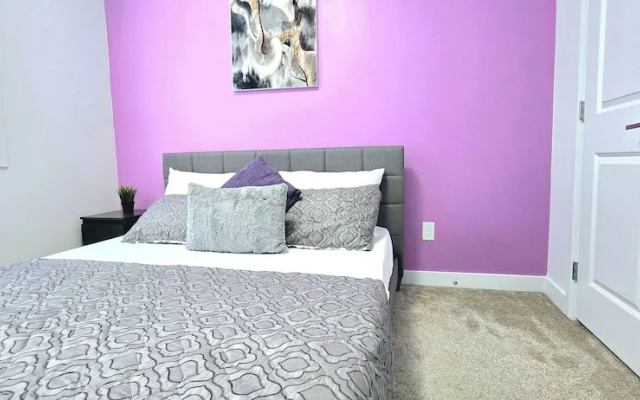 Modern 3BR Home Edmonton Near by Airport