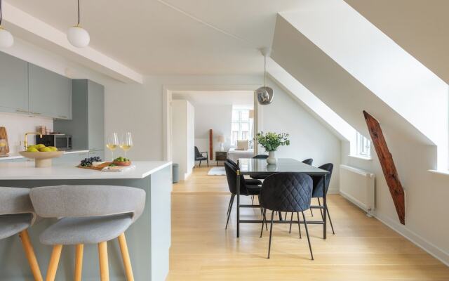Sanders Leaves - 2bdr Apt With Shared Roof Terrace