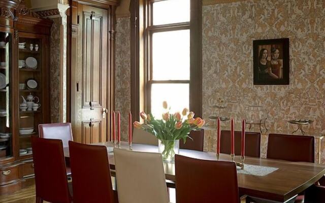 Arlington Place Bed & Breakfast