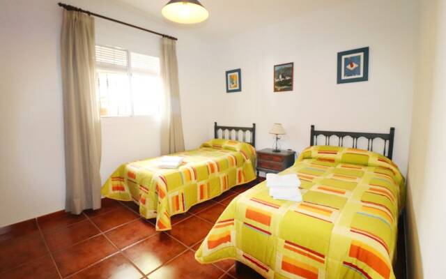 1143 Villa Serymar