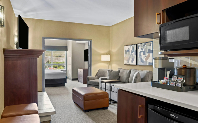 Ramada by Wyndham Drumheller Hotel & Suites