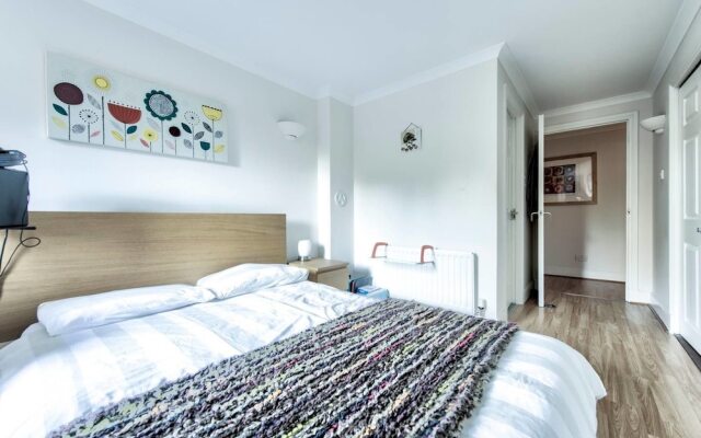 Comfortable Apartment Next To Holyrood Park