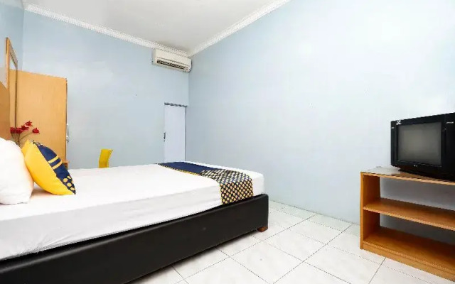 Griya Sakura Syariah Solo by OYO Rooms