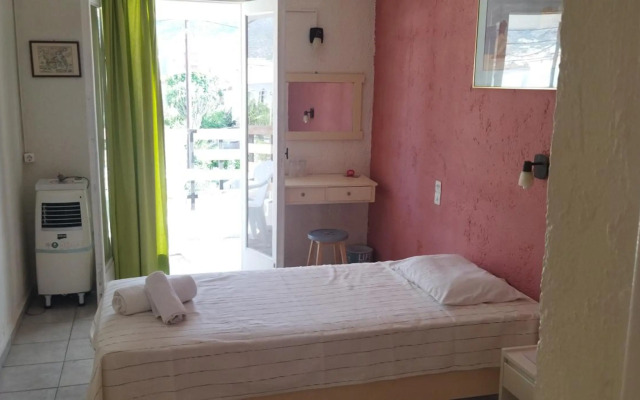 Cleo Rooms