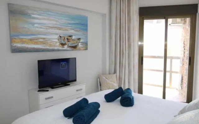 Vistas panorámicas a la playa 4º piso Calpemar