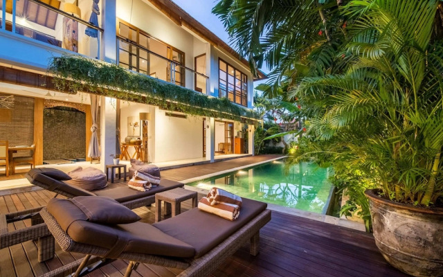Fabulous Private Villa, 3 BR, Canggu With Staff
