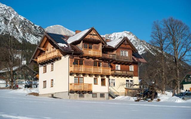 Haus Alpenruhe by Schladmingurlaub