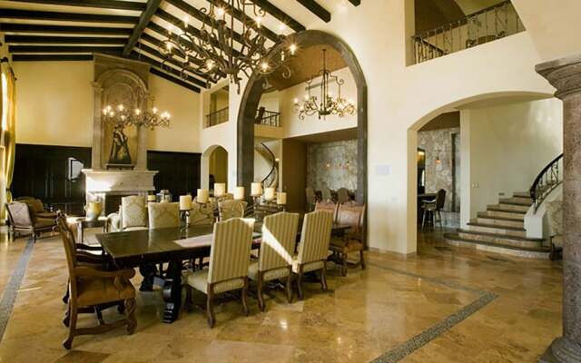 Mansion in Cabo San Lucas 1040