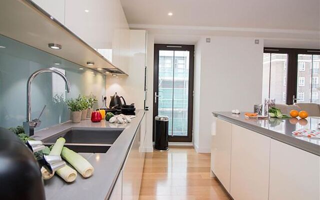 Diamond - Marsham City Apartment