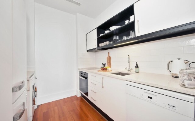 QV Executive Stylish Apartment - 853