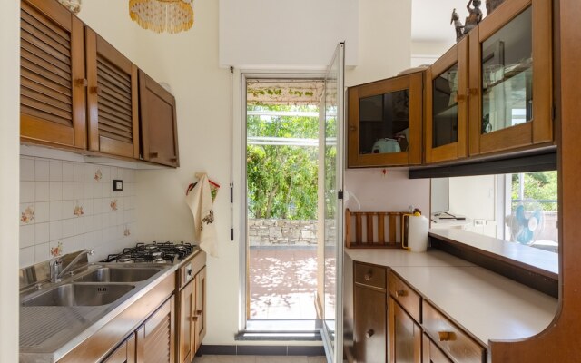 JOIVY Flat W/Terrace & Sea View