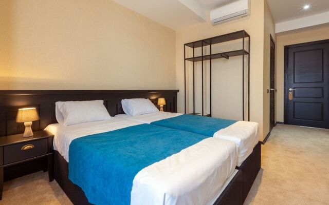 Solomon Hotel