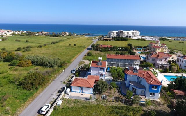 Seaside House 2 Double Bedrooms With Spectacular Mountain Sea View