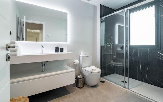 LAE7.BI- Apotel Estepona hills by roomservices