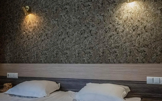 City Hotel