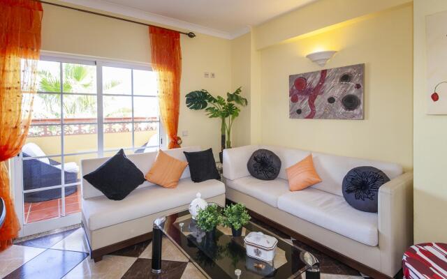 B47 - Walkway Beach View Apartment